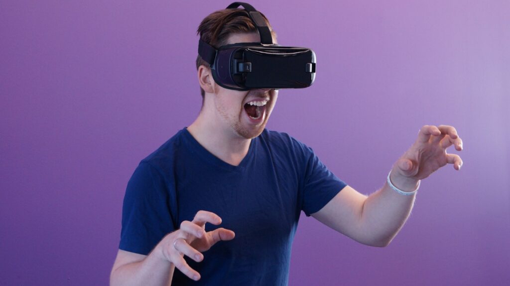 Why Isn&rsquo;t Brilliant AR/VR Everywhere Yet? Four Factors Driving Tipping Point
